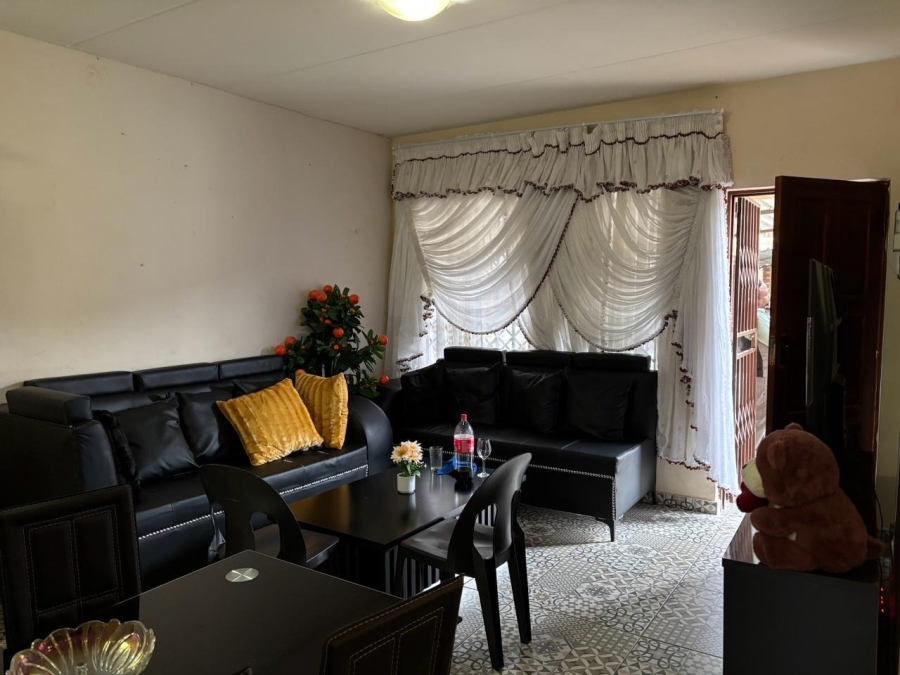 2 Bedroom Property for Sale in Rustenburg Central North West